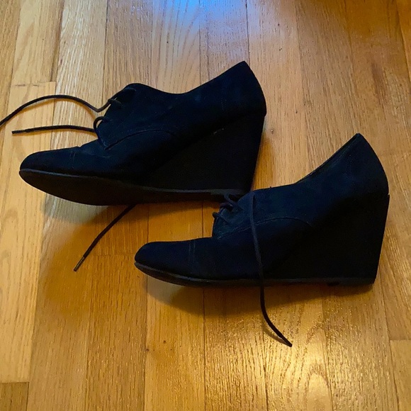 Black high heals - Picture 2 of 4